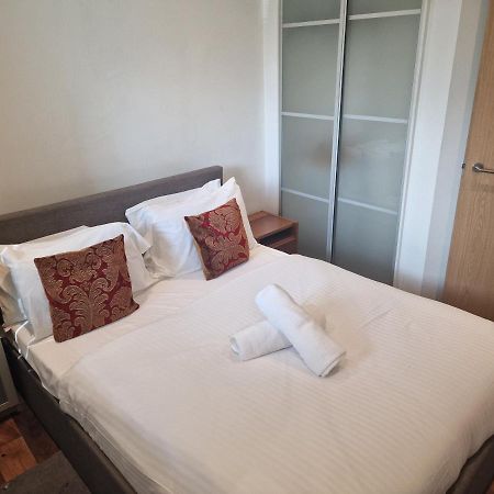 Immaculate 1-Bed Apartment In London Bagian luar foto