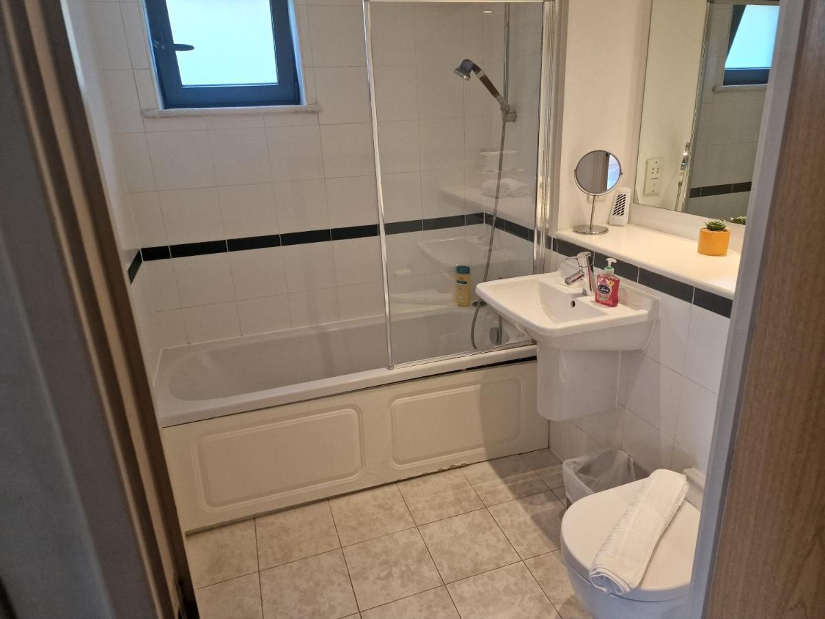 Immaculate 1-Bed Apartment In London Bagian luar foto